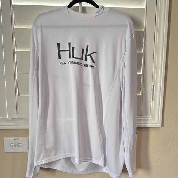 Huk Men's White Performance Fishing Shirt - Picture 1 of 4